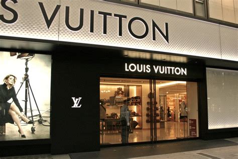 totale negozi louis vuitton|louis vuitton roma etoile.